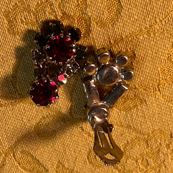 Antique Czech glass rhinestone clip on earrings red and black sparkling stones - Picture 8 of 8